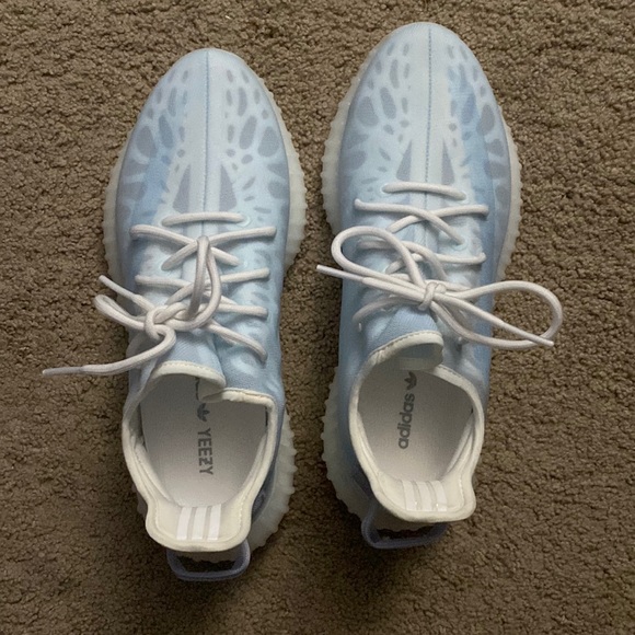 Yeezy V2 mono Ice like new condition (wore one
